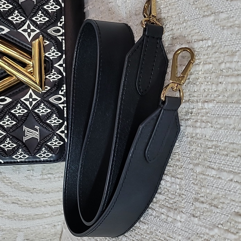 Louis Vuitton Twist 1854 Limited Edition Black and White Shoulder Bag - Picture 12 of 15